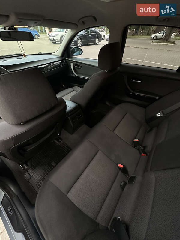 Седан BMW 3 Series 2005 в Одессе