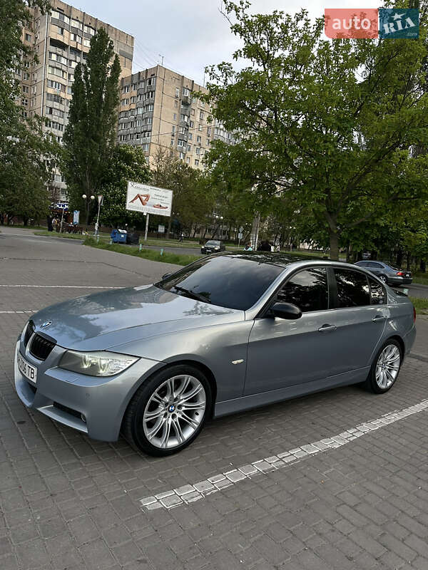 Седан BMW 3 Series 2005 в Одессе