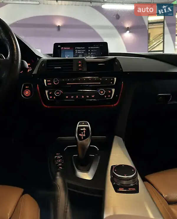 Седан BMW 3 Series 2018 в Киеве