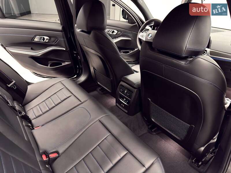 Седан BMW 3 Series 2022 в Киеве