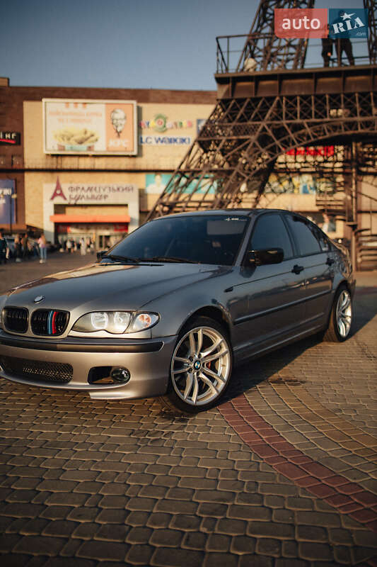 Седан BMW 3 Series 2004 в Харькове
