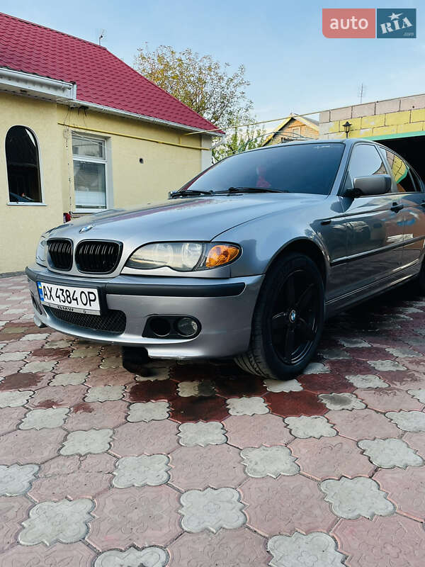 Седан BMW 3 Series 2004 в Харькове