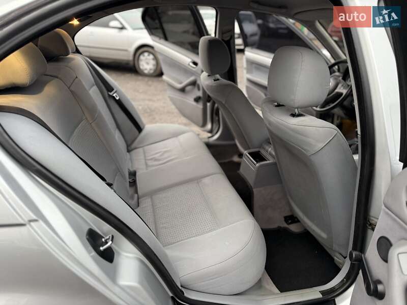 Седан BMW 3 Series 2002 в Хмельницком