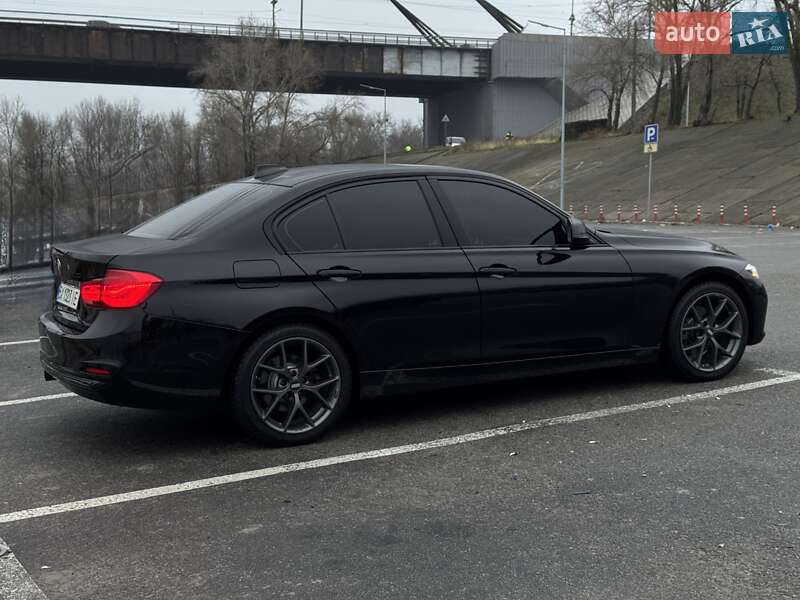Седан BMW 3 Series 2016 в Киеве