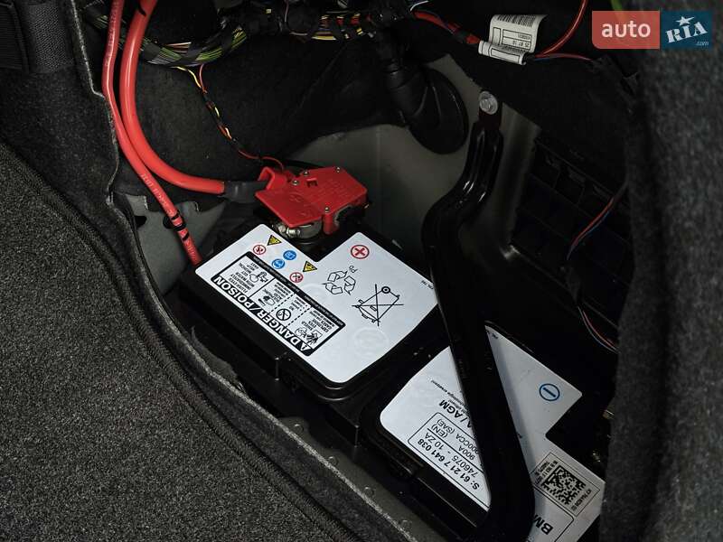 Седан BMW 3 Series 2016 в Киеве