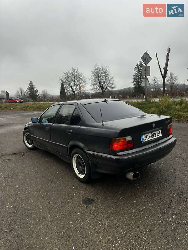 Седан BMW 3 Series 1992 в Вашковцах