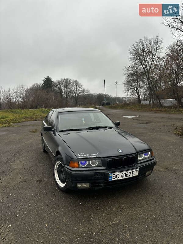 Седан BMW 3 Series 1992 в Вашковцах