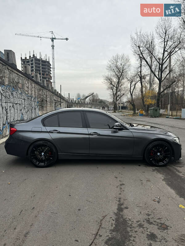 Седан BMW 3 Series 2015 в Днепре