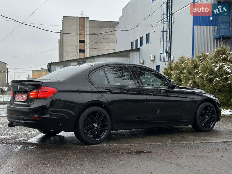 Седан BMW 3 Series 2015 в Луцьку