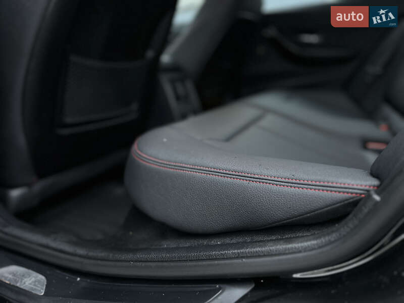 Седан BMW 3 Series 2015 в Луцьку