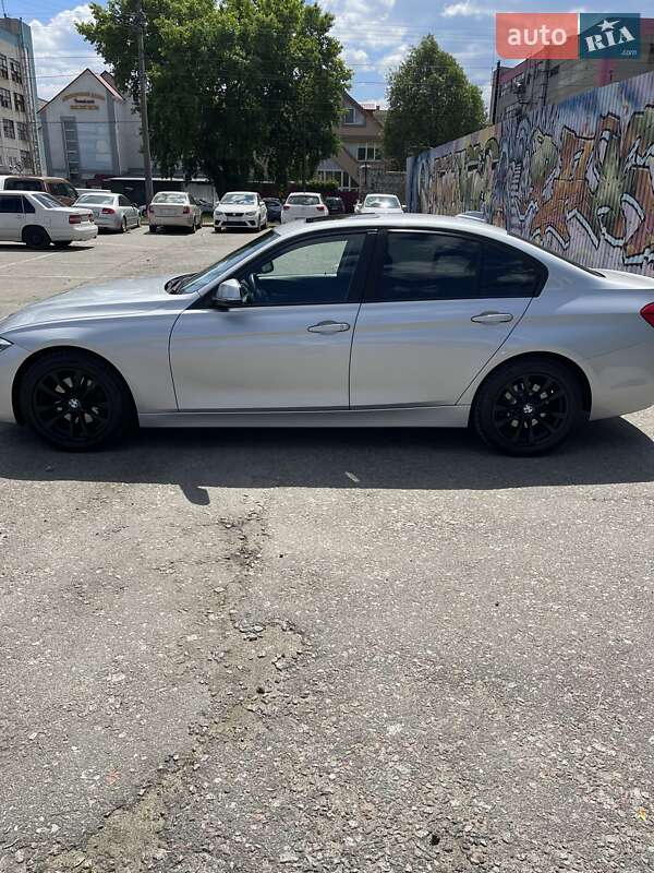 Седан BMW 3 Series 2015 в Киеве