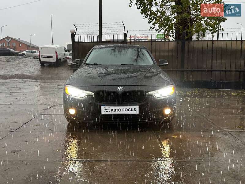 Седан BMW 3 Series 2016 в Киеве