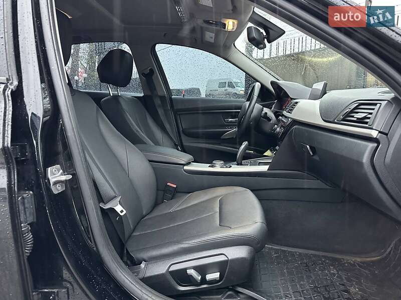 Седан BMW 3 Series 2016 в Киеве