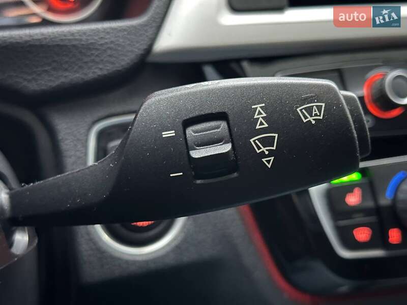 Седан BMW 3 Series 2016 в Киеве