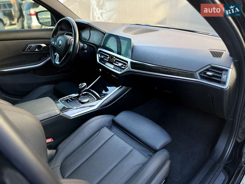 Седан BMW 3 Series 2021 в Львове
