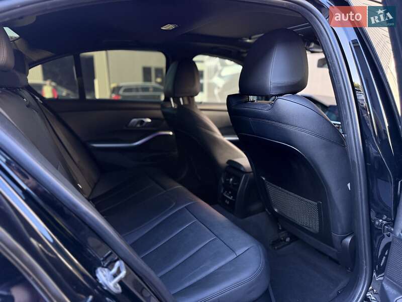 Седан BMW 3 Series 2021 в Львове