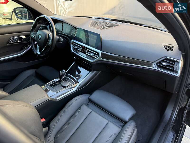 Седан BMW 3 Series 2021 в Львове