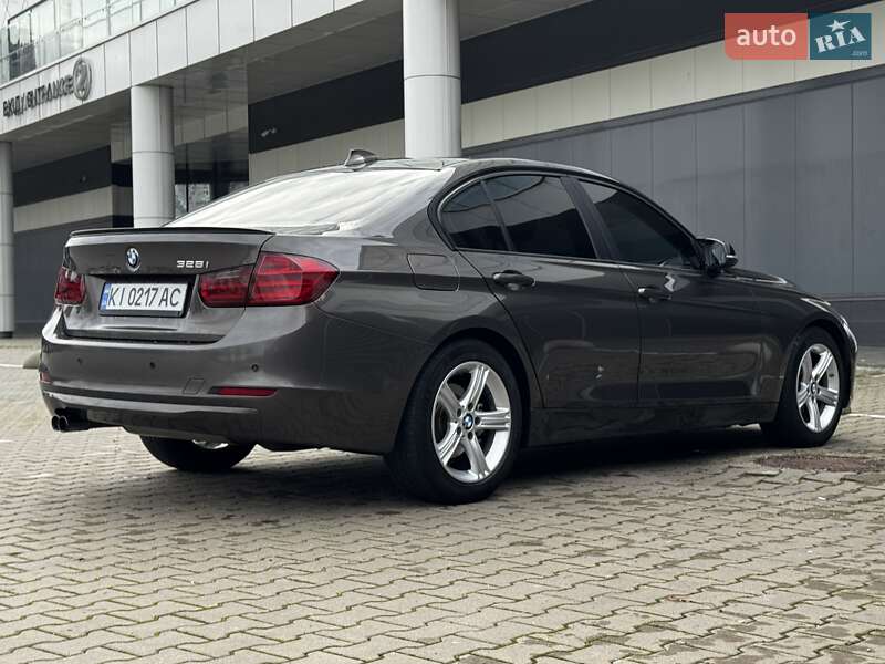 Седан BMW 3 Series 2013 в Киеве