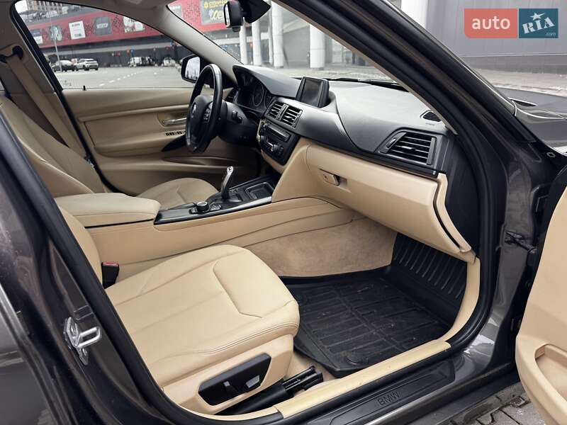 Седан BMW 3 Series 2013 в Киеве