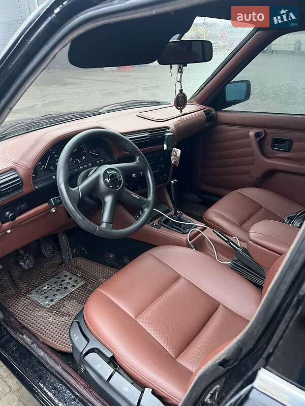 Седан BMW 3 Series 1987 в Сарнах