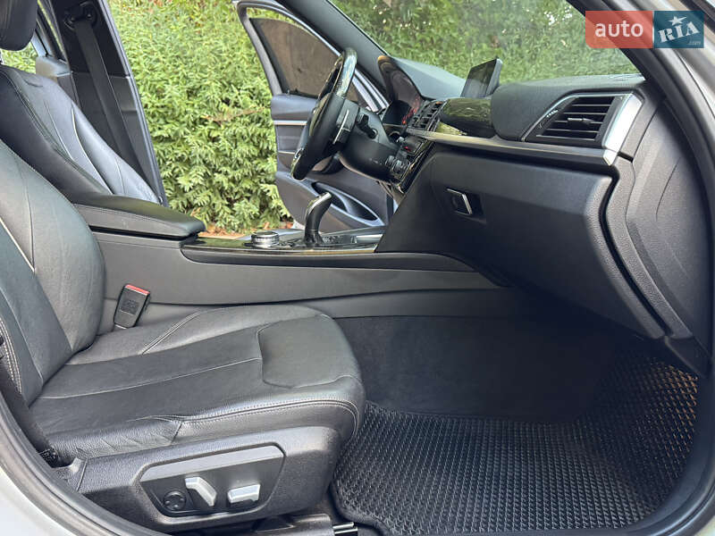 Седан BMW 3 Series 2015 в Одессе