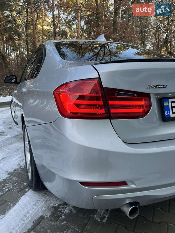 Седан BMW 3 Series 2013 в Новояворівську