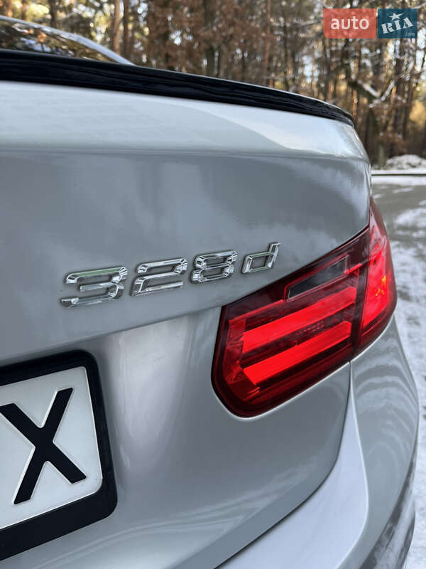 Седан BMW 3 Series 2013 в Новояворівську