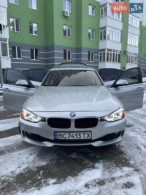 Седан BMW 3 Series 2013 в Новояворівську