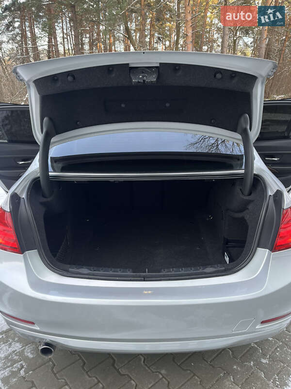 Седан BMW 3 Series 2013 в Новояворівську