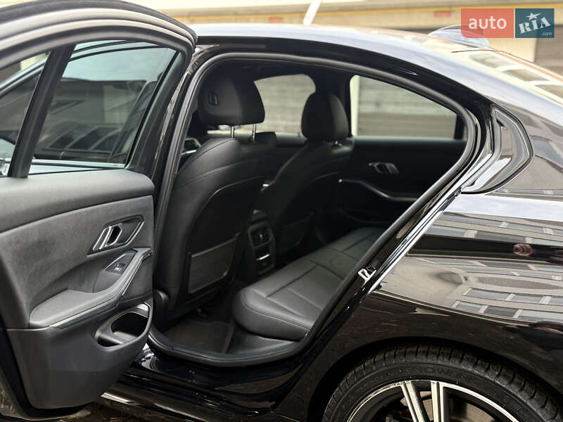 Седан BMW 3 Series 2021 в Киеве