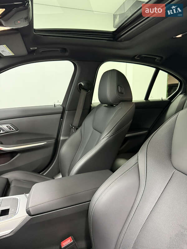 Седан BMW 3 Series 2022 в Одессе