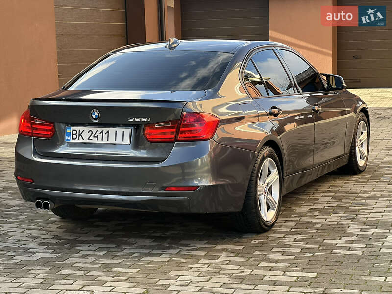 Седан BMW 3 Series 2012 в Ровно
