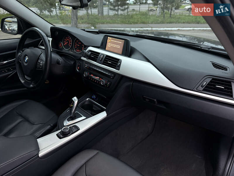 Седан BMW 3 Series 2013 в Одессе