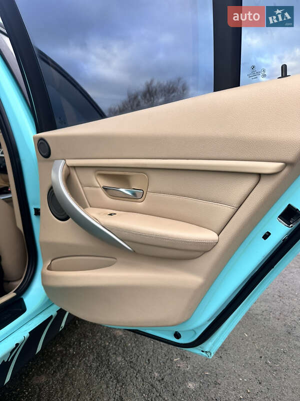 Седан BMW 3 Series 2013 в Буче