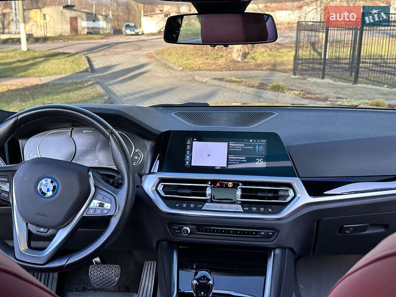 Седан BMW 3 Series 2022 в Києві