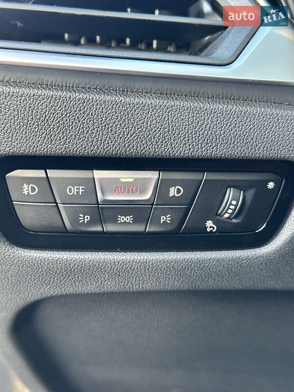 Седан BMW 3 Series 2022 в Києві