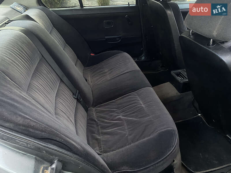 Седан BMW 3 Series 1993 в Хотине