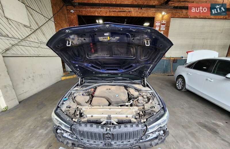 Седан BMW 3 Series 2019 в Киеве