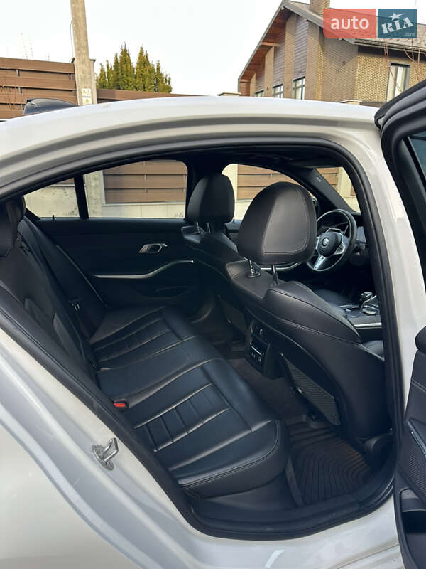 Седан BMW 3 Series 2019 в Киеве