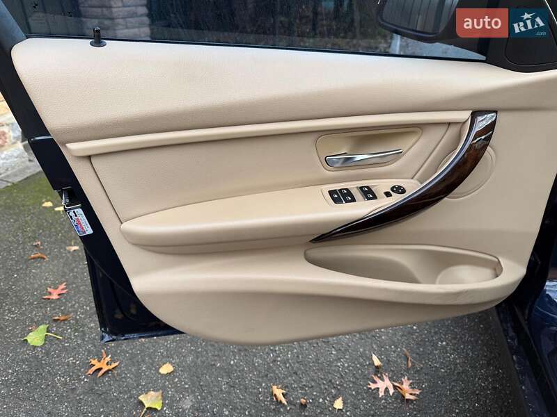 Седан BMW 3 Series 2016 в Киеве