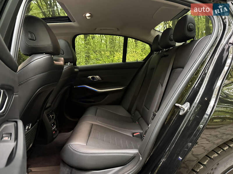 Седан BMW 3 Series 2019 в Тернополе