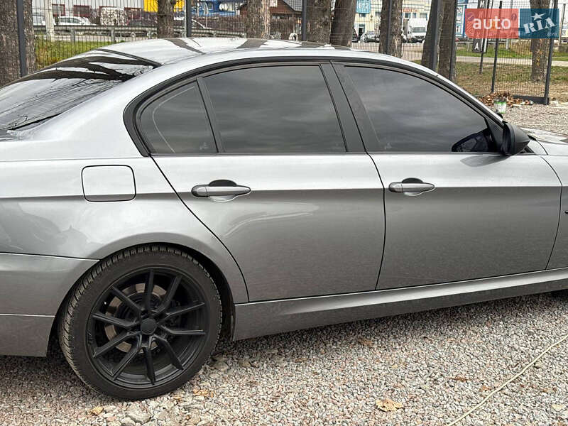 Седан BMW 3 Series 2010 в Стрые