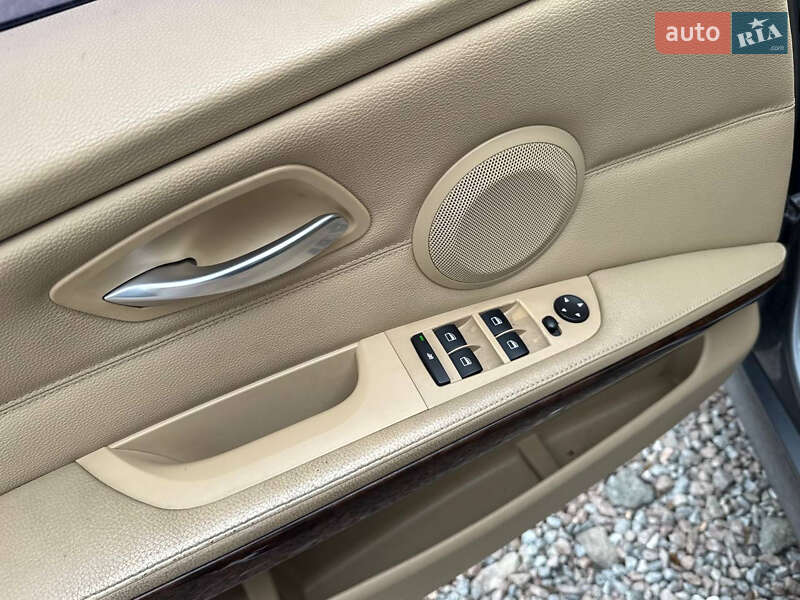 Седан BMW 3 Series 2010 в Стрые
