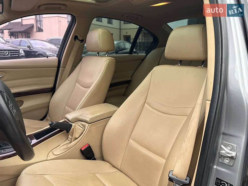 Седан BMW 3 Series 2010 в Стрые