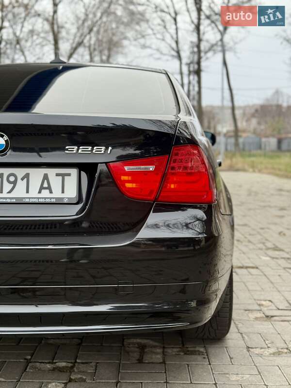 Седан BMW 3 Series 2011 в Днепре