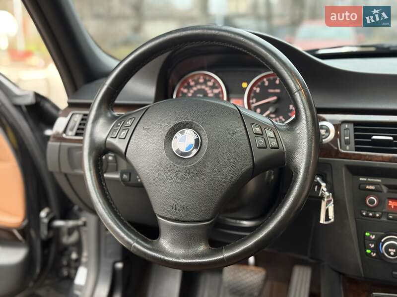 Седан BMW 3 Series 2011 в Днепре