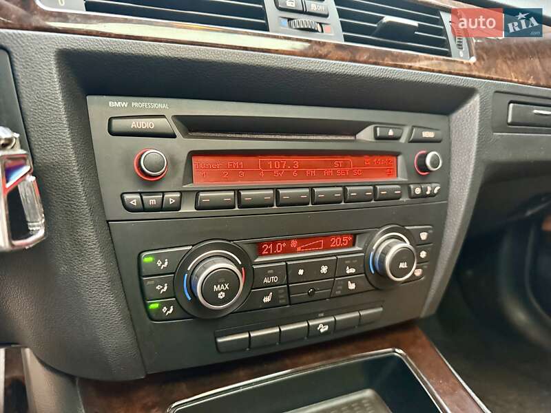 Седан BMW 3 Series 2011 в Днепре