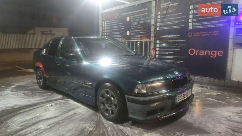Седан BMW 3 Series 1993 в Львове