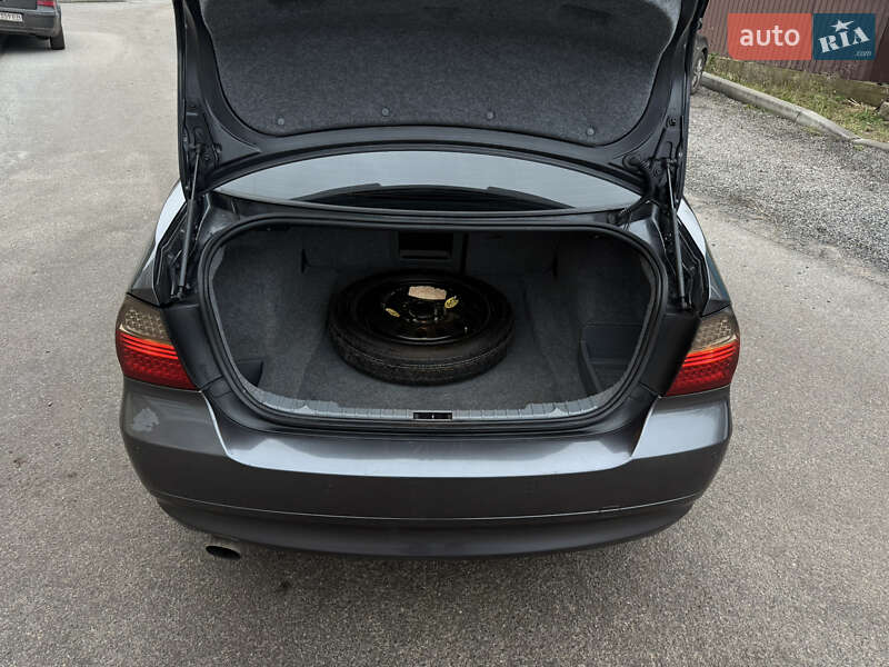 Седан BMW 3 Series 2006 в Чернигове