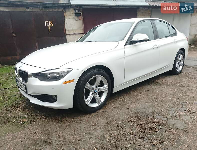 Седан BMW 3 Series 2015 в Киеве